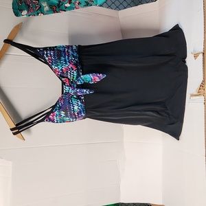 EUC St. John's Bay Women's sz 12 Onepiece Swimsuit w/built-in bra